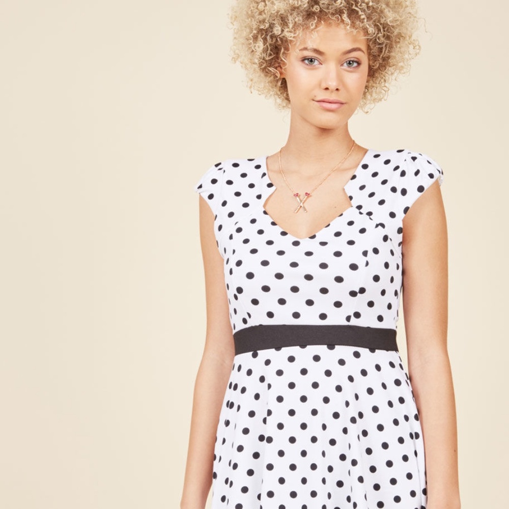 The Story of Citrus Dress in White Dot in XL